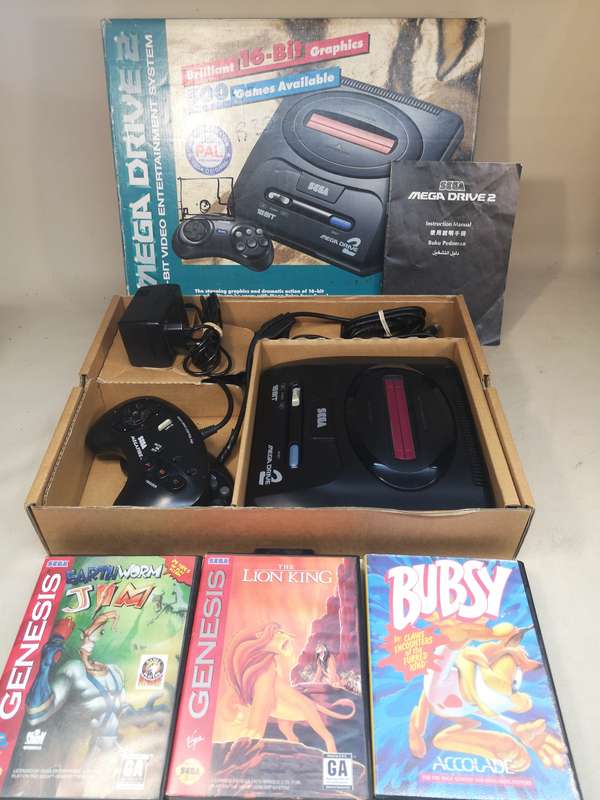 RARE!!! Vintage Boxed Sega Mega Drive 2, 16 bit, 1994 Complete + Games