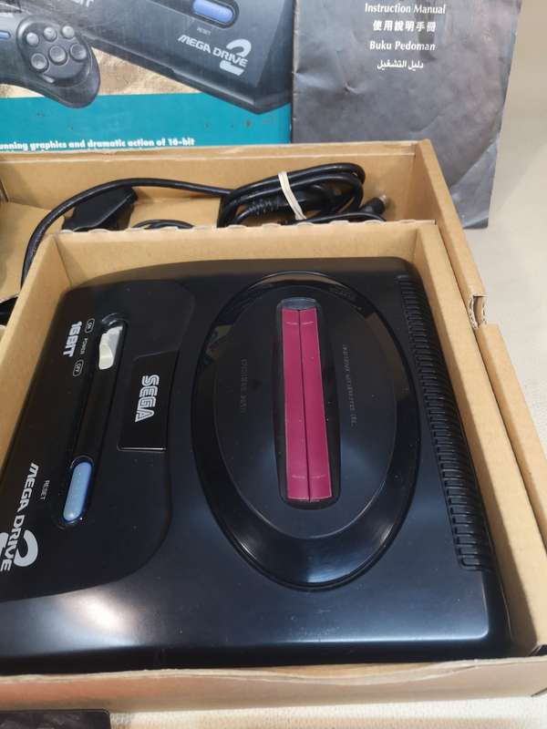 RARE!!! Vintage Boxed Sega Mega Drive 2, 16 bit, 1994 Complete + Games