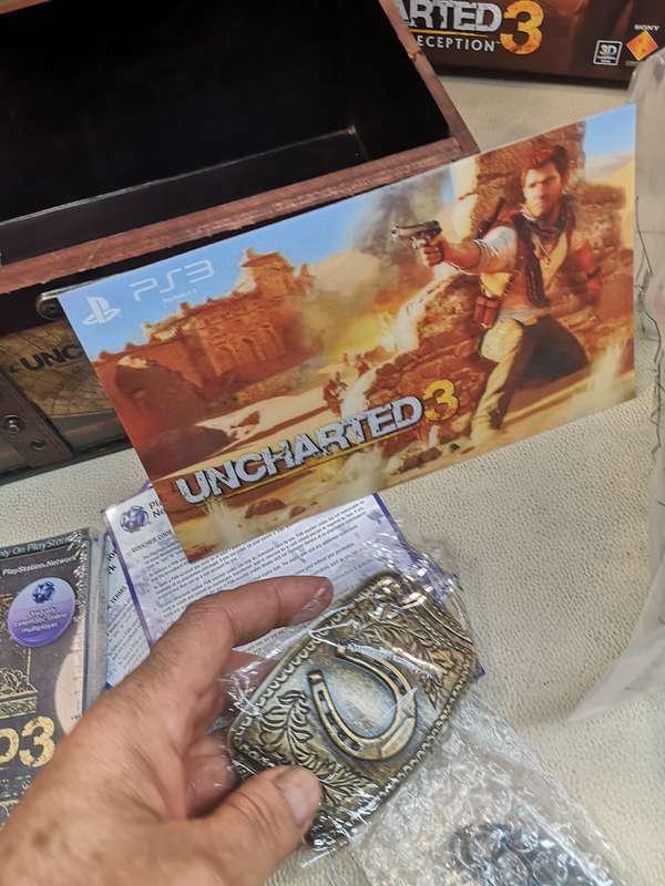 PS3 Uncharted 3: Drake's Deception Explorer Treasure Limited Edition Collectors Set
