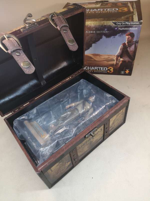PS3 Uncharted 3: Drake's Deception Explorer Treasure Limited Edition Collectors Set