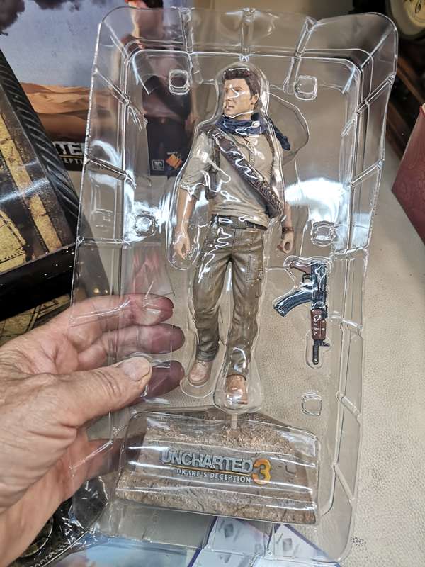 PS3 Uncharted 3: Drake's Deception Explorer Treasure Limited Edition Collectors Set