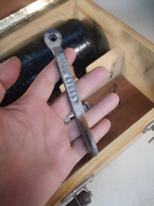 Complete Ambulance Emergency Oxygen Tank Kit in a Wooden Case