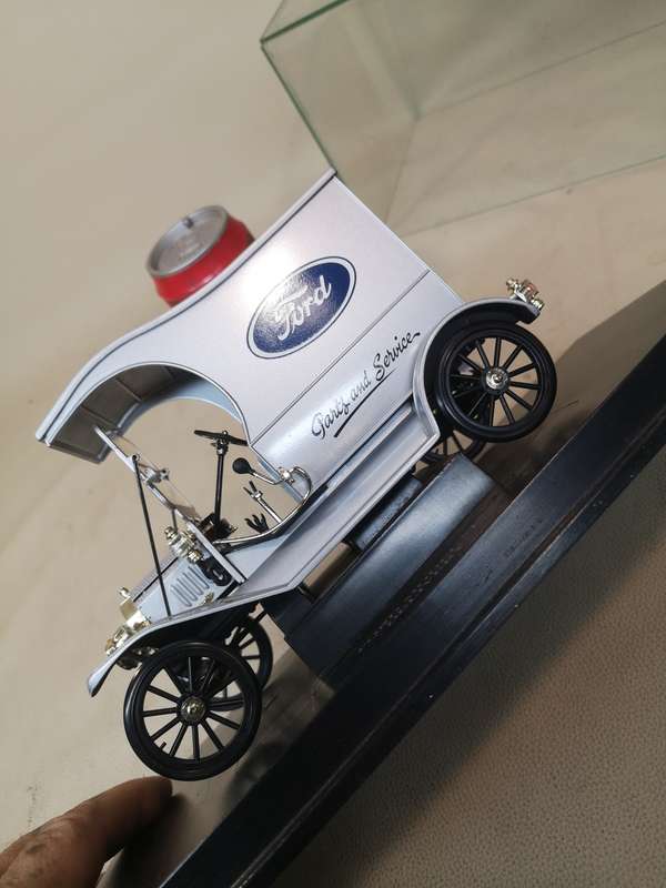 WOW EXTREMELY RARE Ford Model T 1914 Delivery Van Ford Service 1:18 UH/ Eagle's