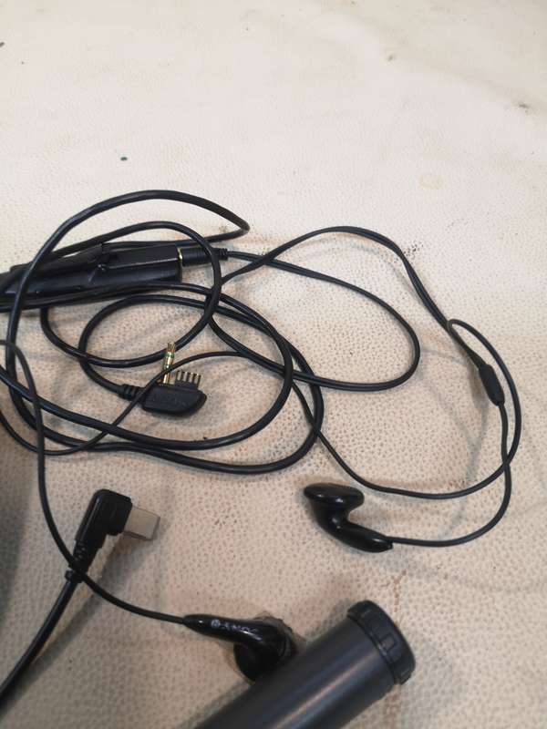VINTAGE DISCMAN SONY WALKMAN D-EJ835 - SONY CD WALKMAN - Tested Working