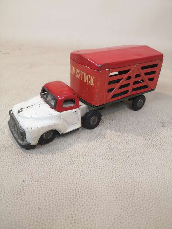 VINTAGE 1950'S FRICTION TIN LIVESTOCK TOY TRUCK