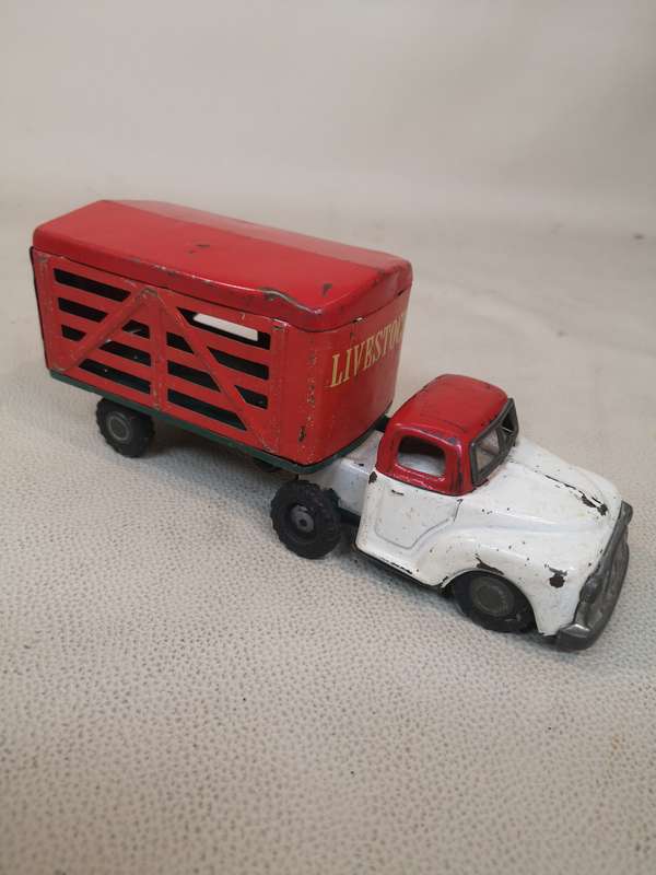 VINTAGE 1950'S FRICTION TIN LIVESTOCK TOY TRUCK
