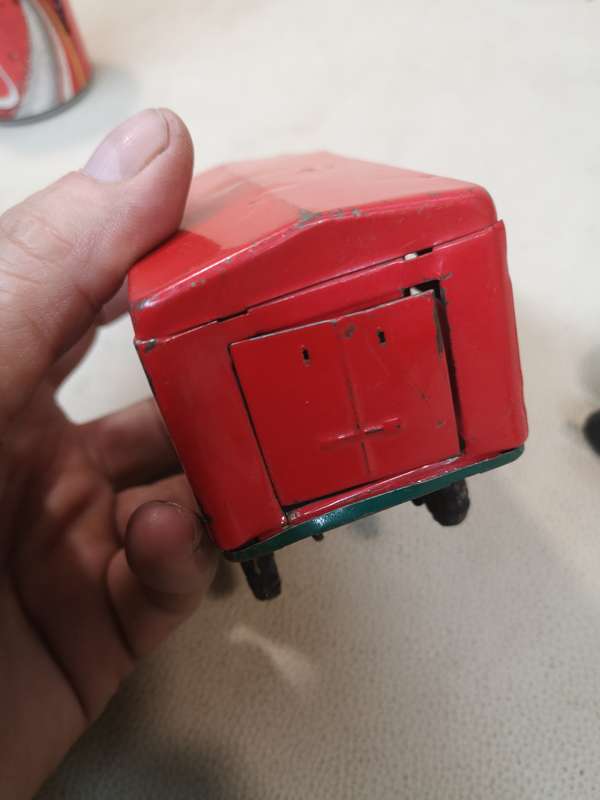 VINTAGE 1950'S FRICTION TIN LIVESTOCK TOY TRUCK