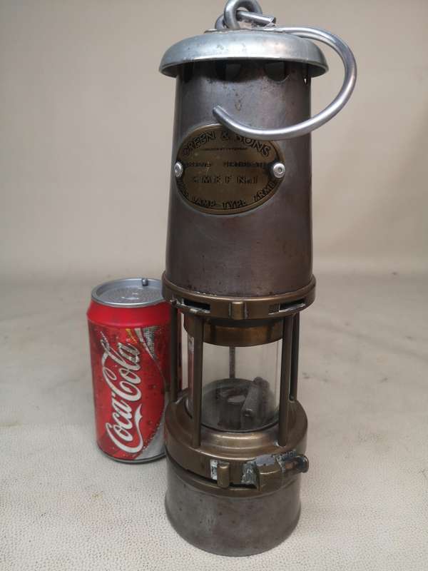 Magnificent Vintage Green and Sons Miners Wolf lamp - Stunning Condition