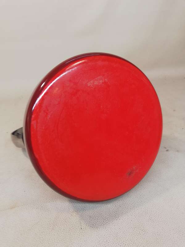 Le Creuset 1.5Q / 1.4L Classic Whistling Tea Kettle Cherry Red Enamel