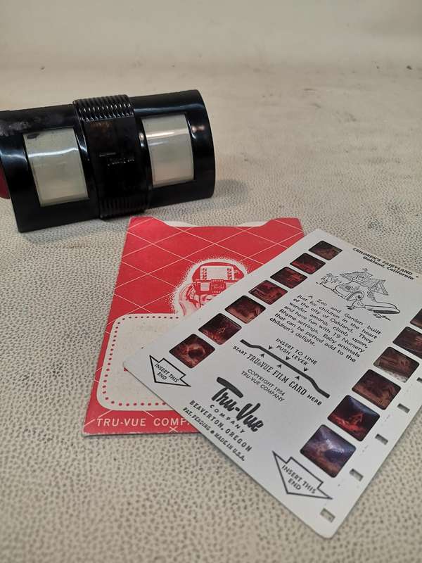 1950's TRU VUE 3 D STEREOSCOPE VIEWER & CARD - Black Bakelite