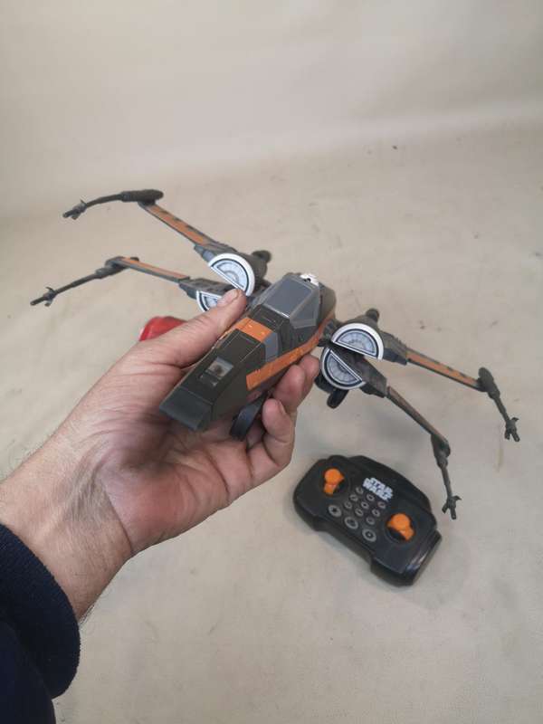 Disney Star Wars The Force Awakens Poes X-Wing Fighter RC - Working
