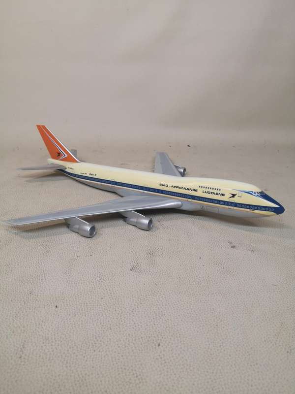 Very Large SAL/SAA B747-200 "Superb" ZS-SAL Model Airplane