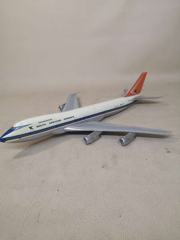 Very Large SAL/SAA B747-200 "Superb" ZS-SAL Model Airplane