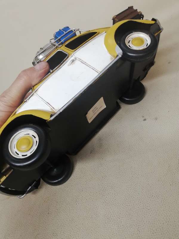 MAGNIFICENT 1934 YELLOW VINTAGE TIN BEETLE CLASSIC MODEL 1:12-SCALE