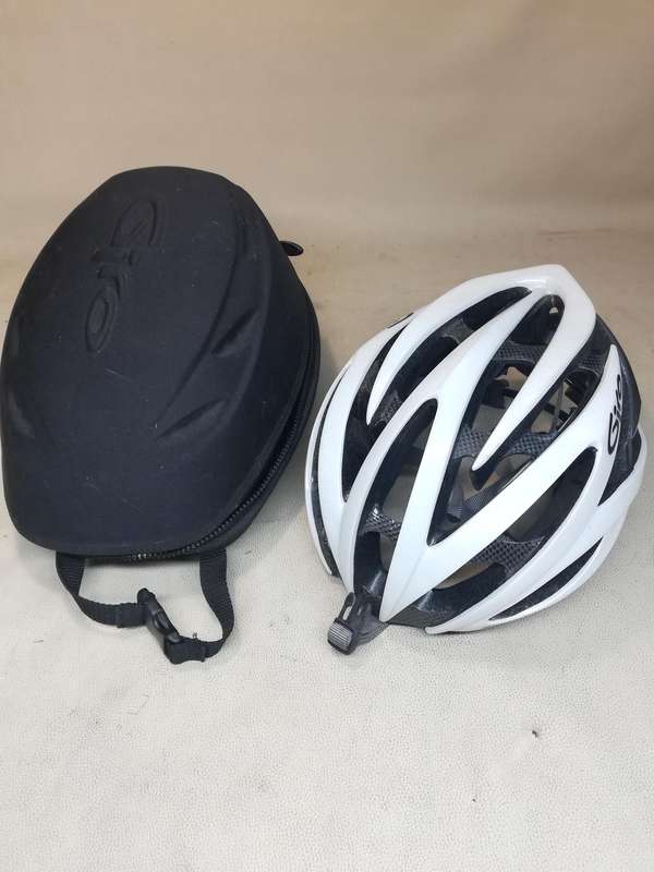 GIRO Atmos Helmet G134  Large 59 - 63cm with Pod Carrying Case
