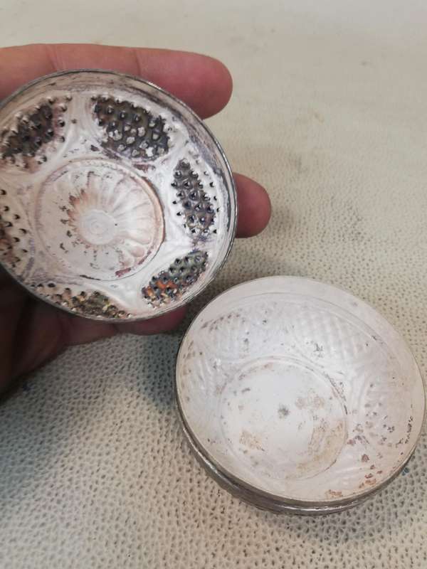 ANTIQUE 800 SILVER PILL BOX MARKED - 78g