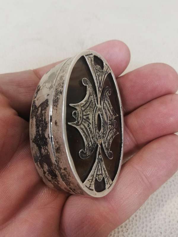 Magnificent Handcrafted 925 Silver Pill Box With a Tortoiseshell inlay - Marked - 34g