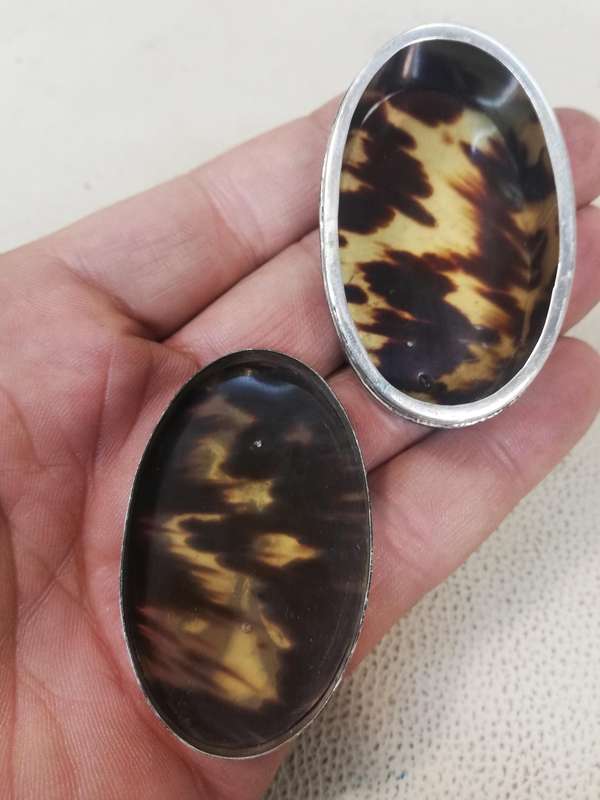 Magnificent Handcrafted 925 Silver Pill Box With a Tortoiseshell inlay - Marked - 34g