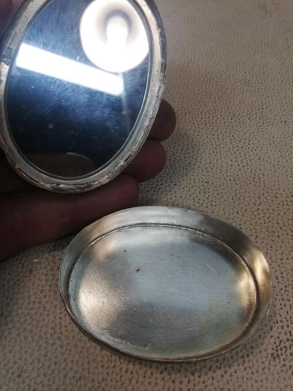 Vintage 1850s-1920s Intaglio Sardonyx Agate Silver Pill Snuff Box