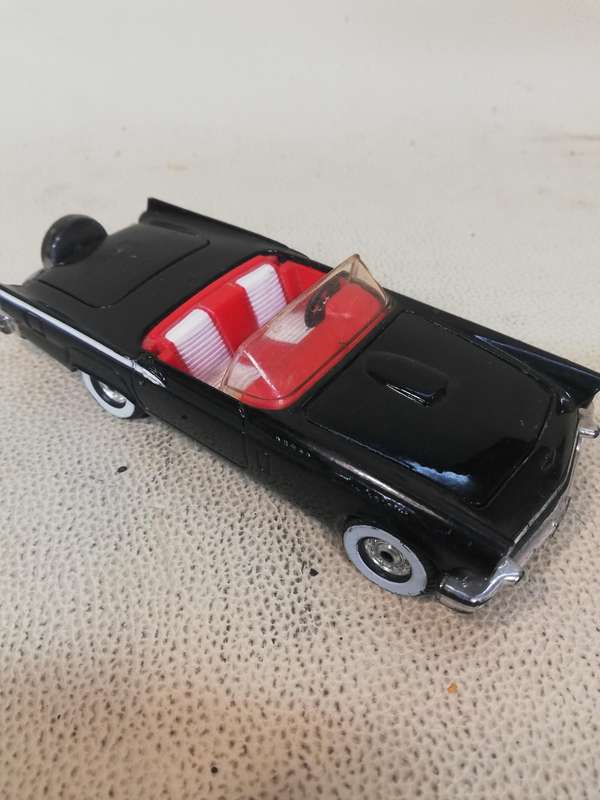 Vintage Corgi 1956 Ford Thunderbird Black Convertible 1:32 Red/White Seats