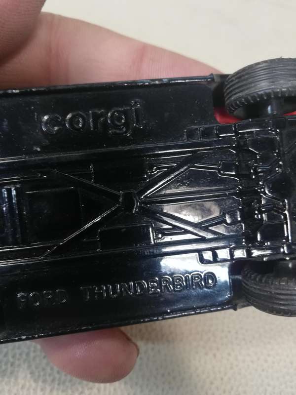 Vintage Corgi 1956 Ford Thunderbird Black Convertible 1:32 Red/White Seats