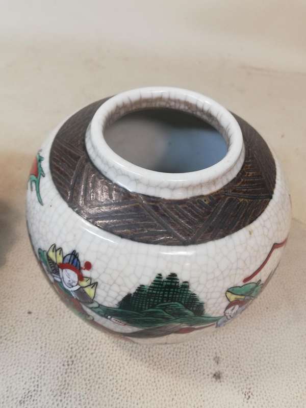 Antique Chinese Nanking Jar . Decorated Warriors On Jar. Early 20th Century