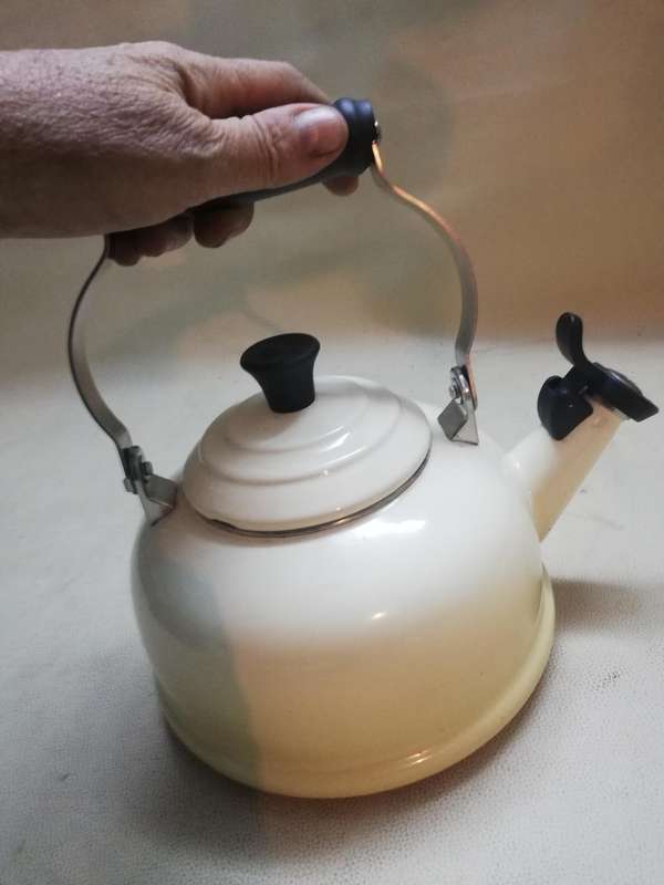 Vintage Le Creuset Whistling Enamel Stovetop Kettle, 1.6L