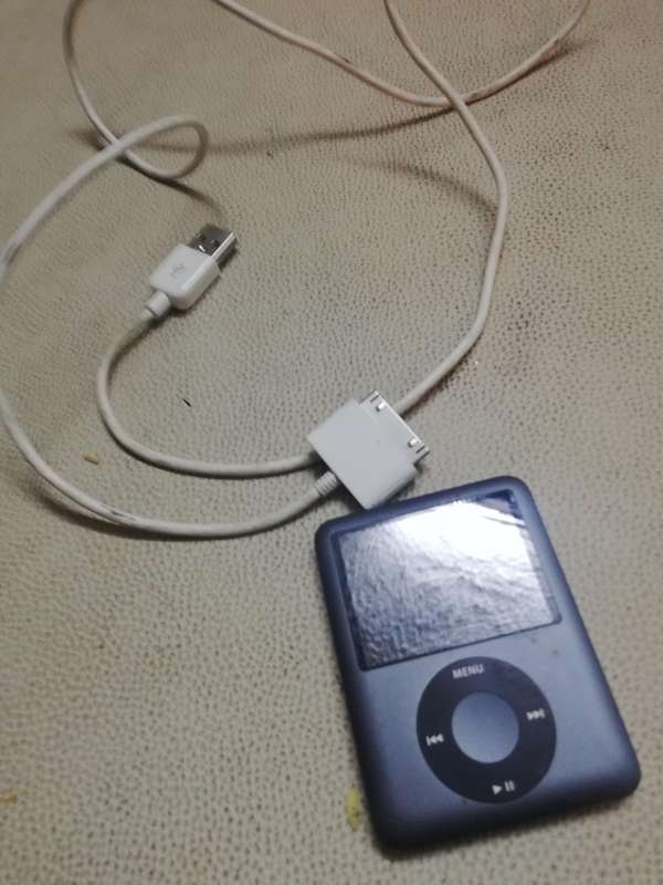 Vintage iPod Nano 3rd Gen 8gb - 100% Working