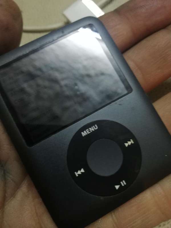Vintage iPod Nano 3rd Gen 8gb - 100% Working