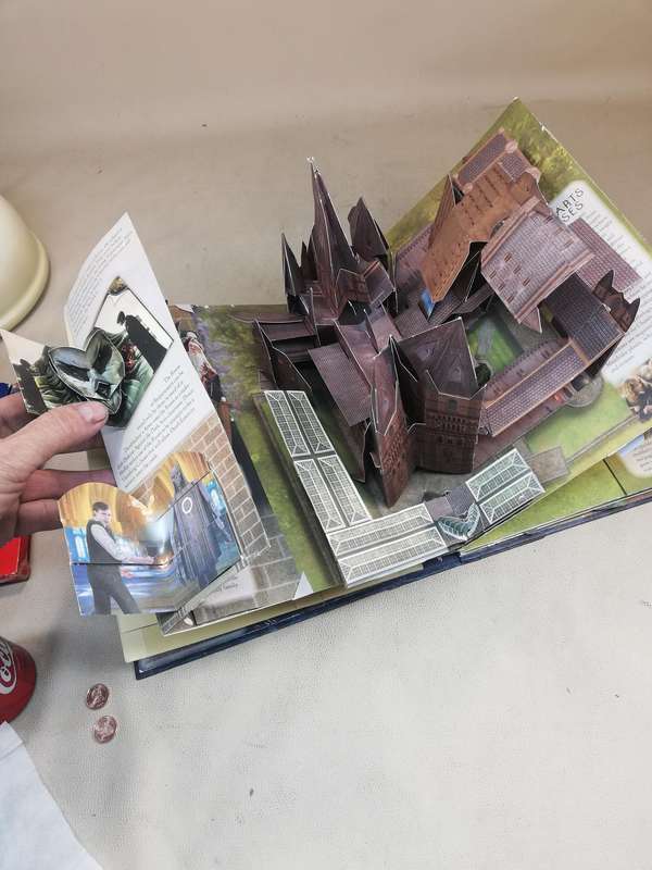 Magnificent!!! Majestic Harry Potter Pop Up Guide to Hogwarts Book