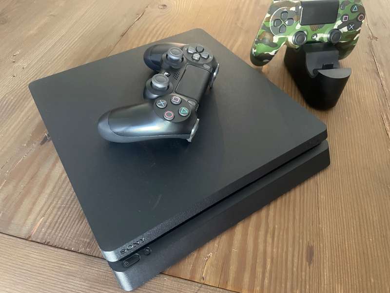 Sony PS4 Slim 1TB (SSD)