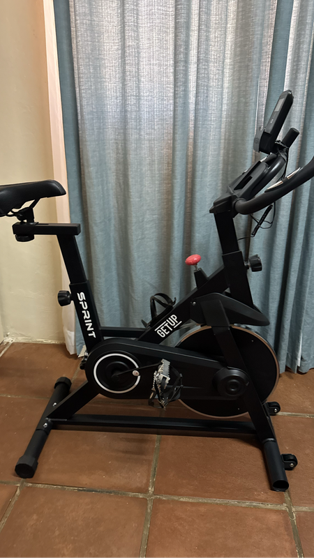 SPRINT GetUp Indoor Exercise Bike  Adjustable Seat, LCD Monitor, Belt Drive | Excellent Condition