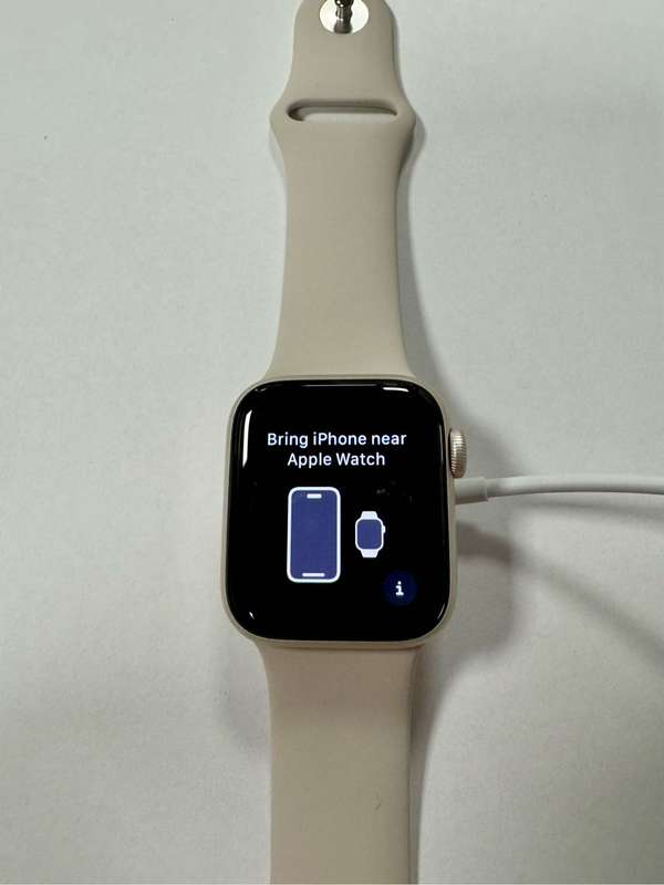 LIMITED TIME OFFER Apple Watch SE (Gen 2) 40mm Starlight Aluminium Case GPS + Cellular