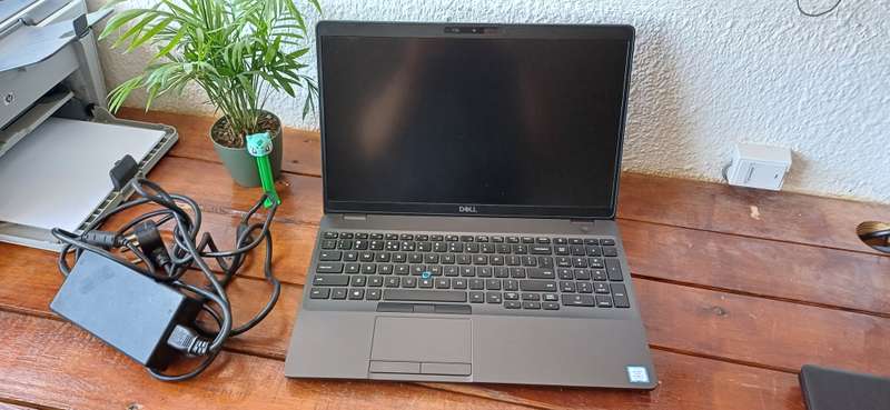 Dell Precision 3541 core I7 9th Gen, 16 GB RAM . 512 Nvme SSD 4GB Nvidia Dedicated Graphics