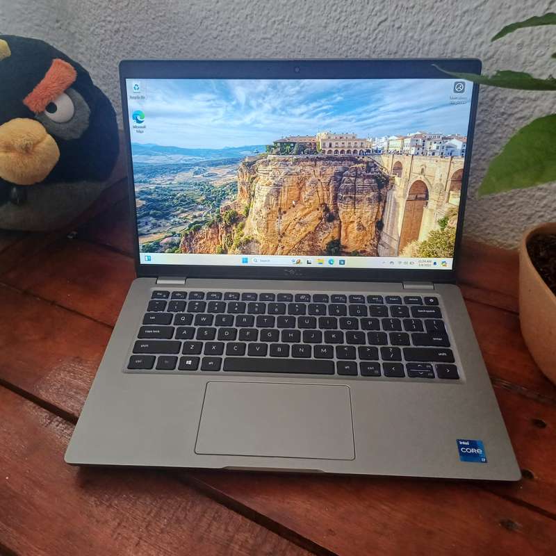 Dell Latitude 5420 i7 High-Performance Laptop!