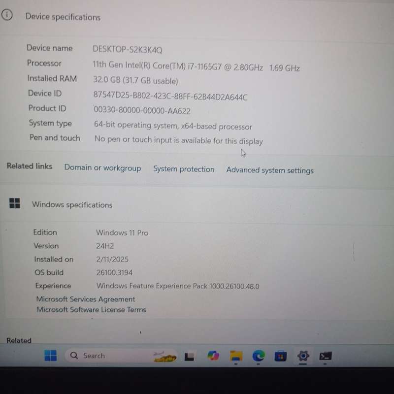 Dell Vostro 5502 i7 High-Performance Laptop 32GB RAM 1TB Nvme storage and dual graphics