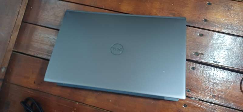 Dell Vostro 5502 i7 High-Performance Laptop 32GB RAM 1TB Nvme storage and dual graphics