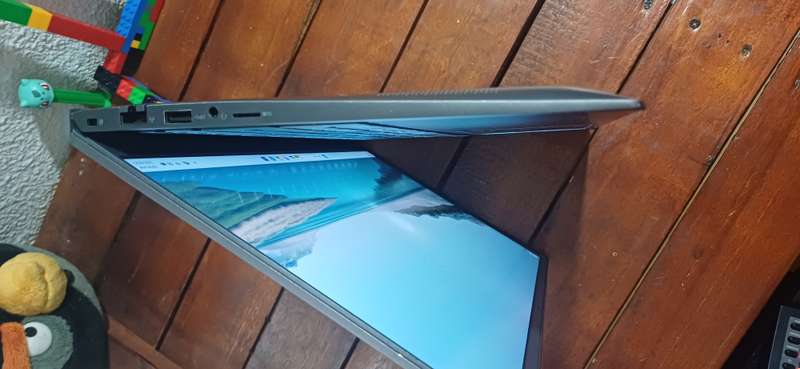 Dell Vostro 5502 i7 High-Performance Laptop 32GB RAM 1TB Nvme storage and dual graphics