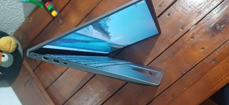 Dell Vostro 5502 i7 High-Performance Laptop 32GB RAM 1TB Nvme storage and dual graphics