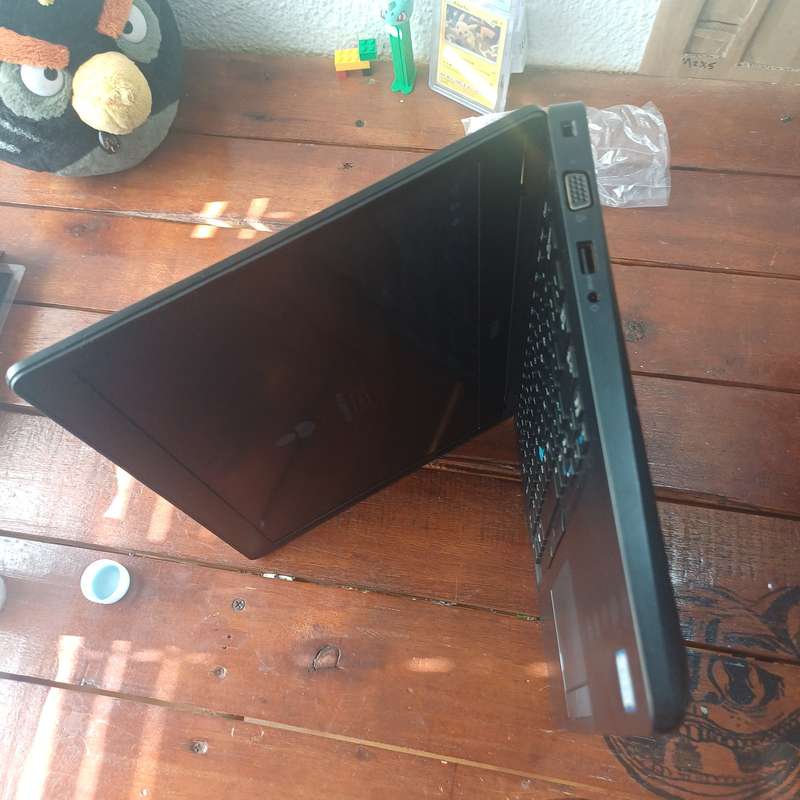 Dell Latitude 5480  Business-Grade Versatility