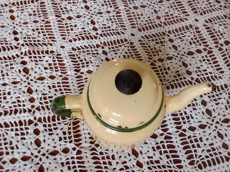 3+1 enamel kettles (see pictures and description)