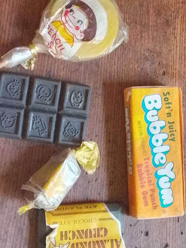 6 x erasers sweets