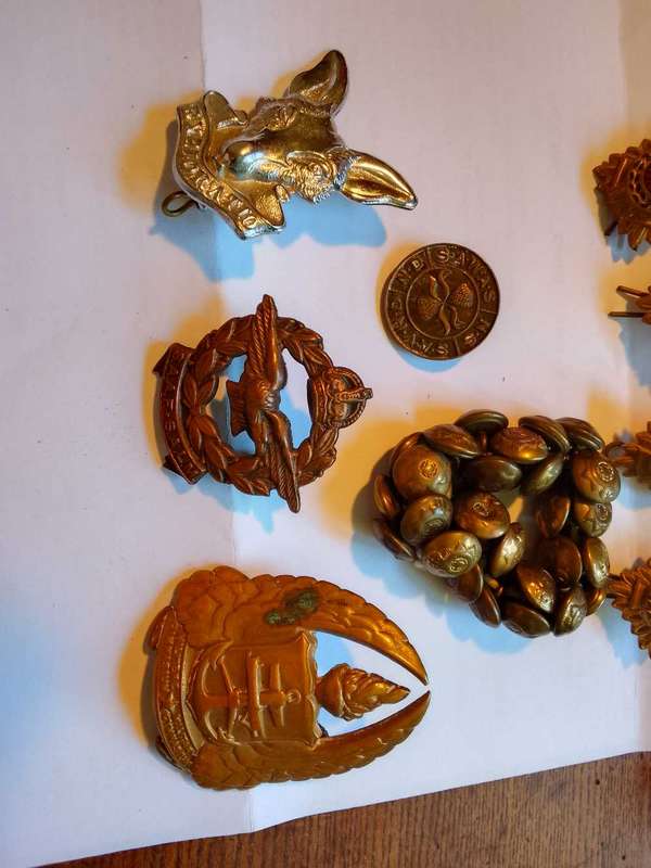 Mixed lot military badged