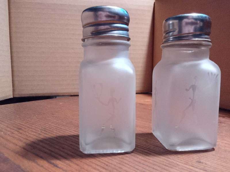 Frosted glass Salt and Pepper shaker