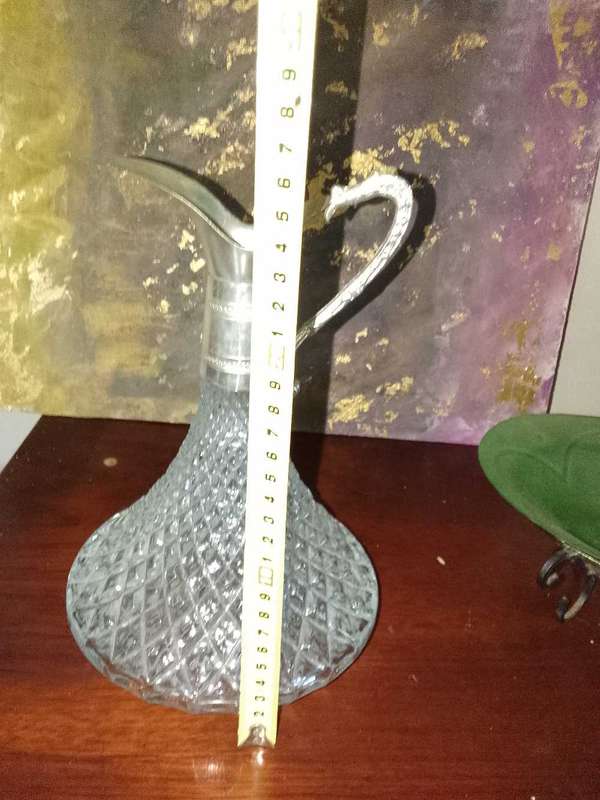 Crystal glass wine decanter
