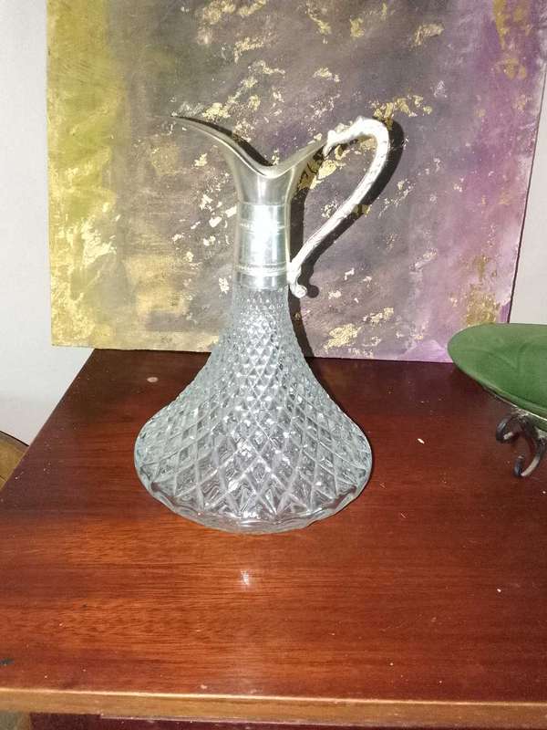 Crystal glass wine decanter