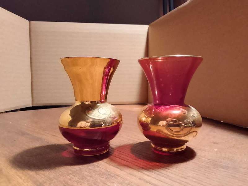 2 stunning made in Italy vases hand painted