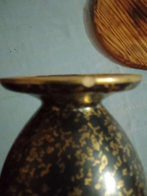 HOHR vase (Has 2 chips as per photo's )