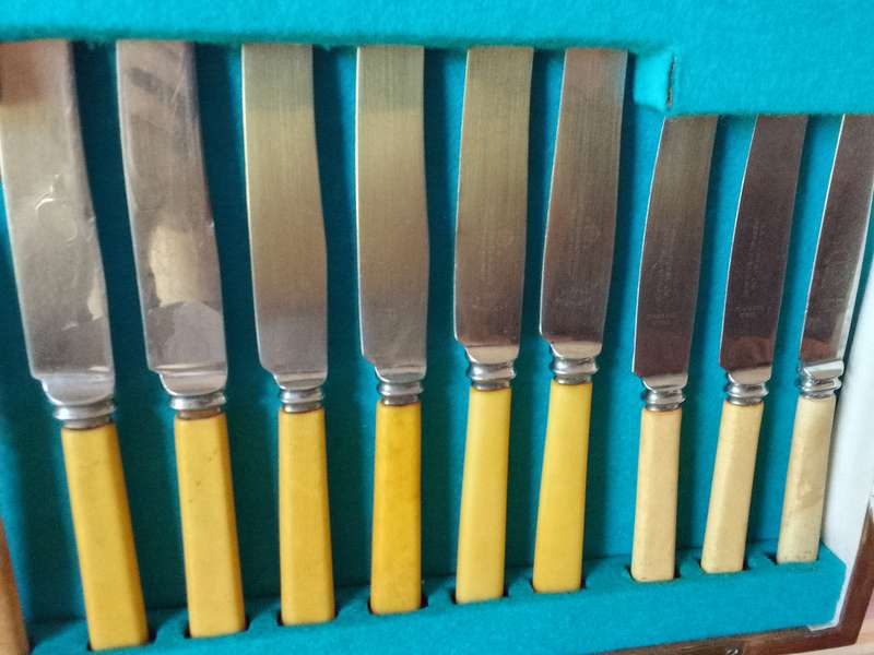 Cuttlery box 69 piece (mixed Lot)
