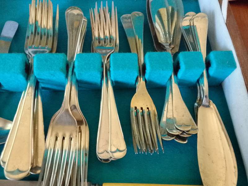 Cuttlery box 69 piece (mixed Lot)